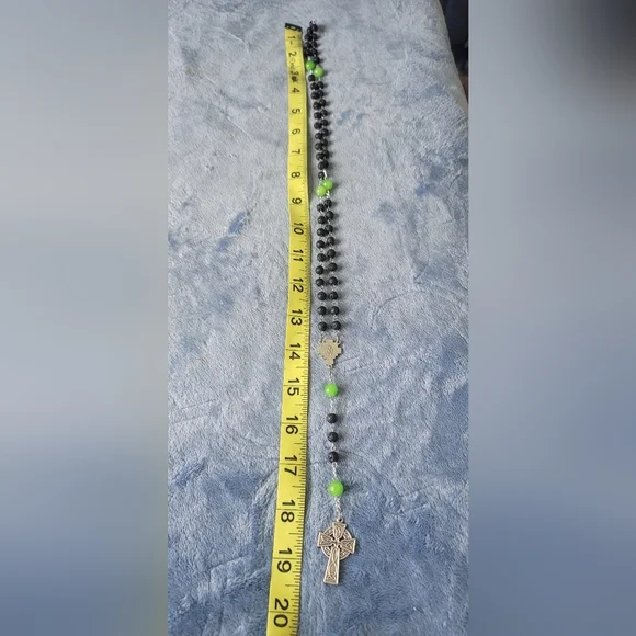 Elegant Rosary Beads Silver & Green Beaded Necklace with Miraculous Medal 19.5" - Picture 6 of 6